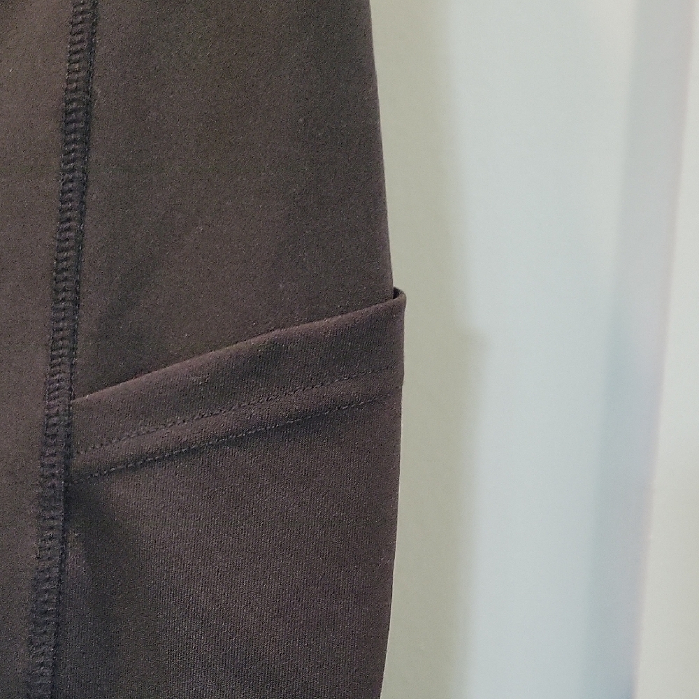 POP Fit Black Leggings - Picture 3 of 8